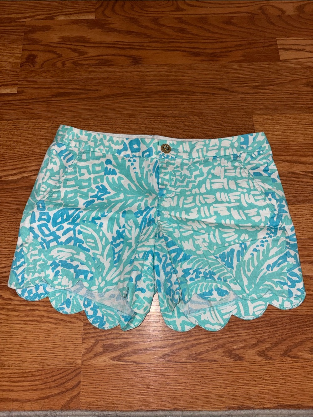 Lilly Pulitzer Women’s Scallop Hem Printed Shorts - Aqua Multi